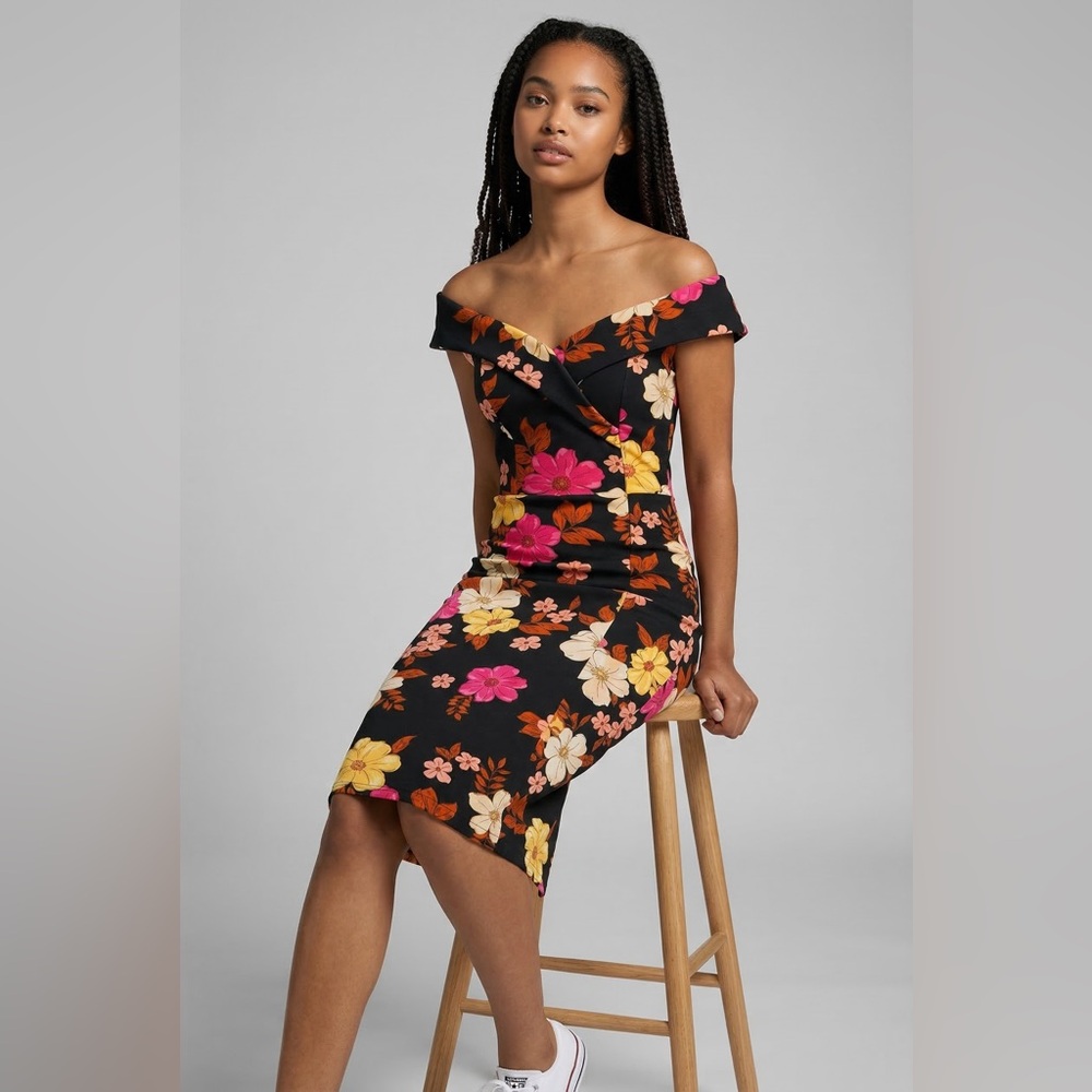 Premier Amour Floral Off Shoulder Sheath Dress Size 4 Retro Mod Wiggle